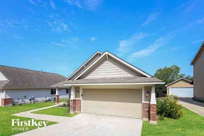 315 Willow Grove Drive - Photo 3 of 15