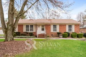 featured image of 4805 Ferncrest Dr