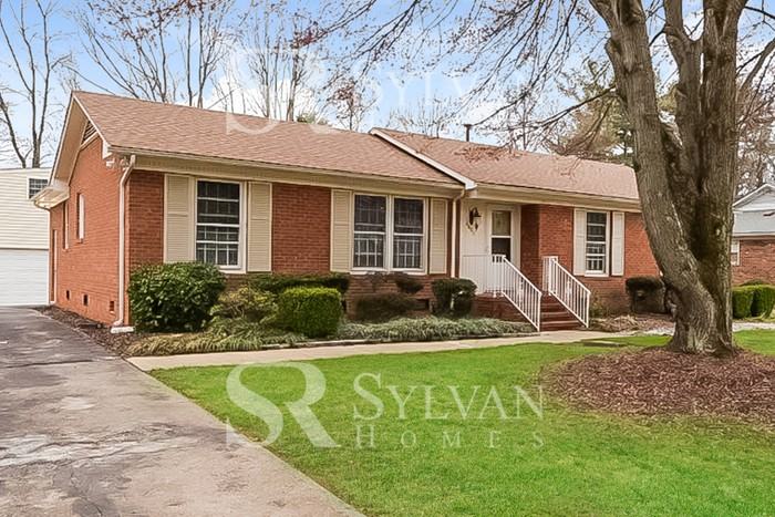 4805 Ferncrest Dr - Photo 2 of 15