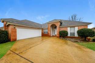 2728 Fair Oaks Dr - Photo 1 of 1