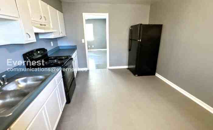 2421 29th Street Ensley #C - Photo 2 of 14