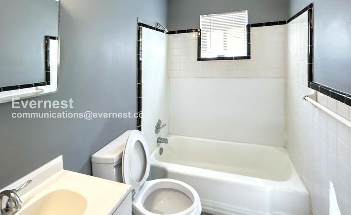 2421 29th Street Ensley #C - Photo 6 of 14