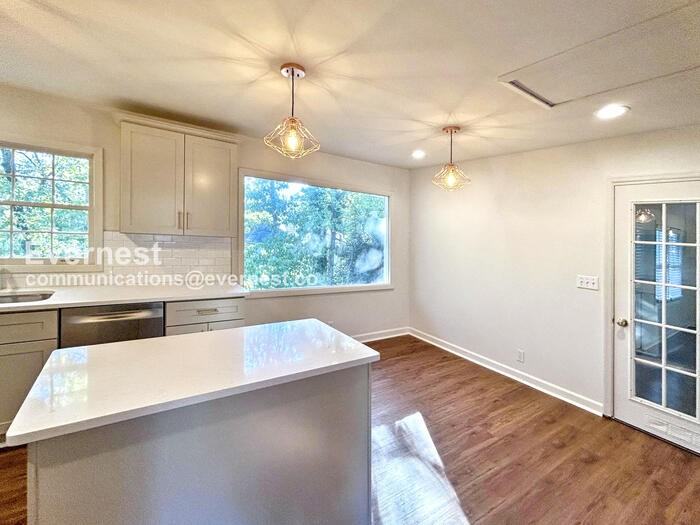 409 Ferncliff Drive - Photo 3 of 29