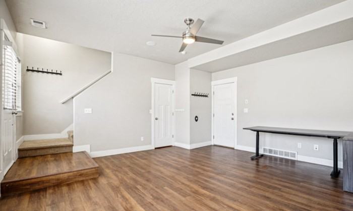 1042 S High Ridge Rd - Photo 3 of 19