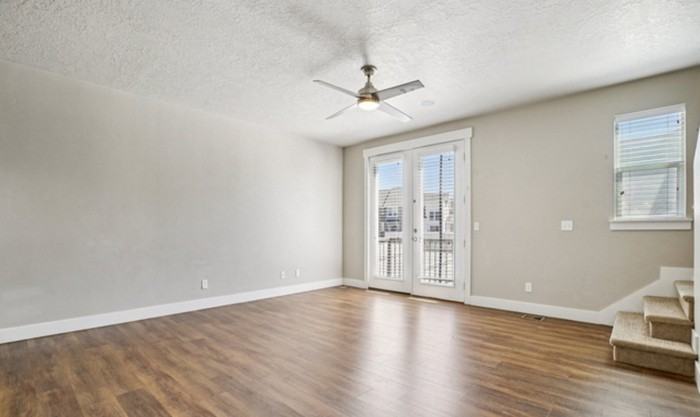 1042 S High Ridge Rd - Photo 4 of 19