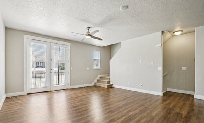 1042 S High Ridge Rd - Photo 5 of 19