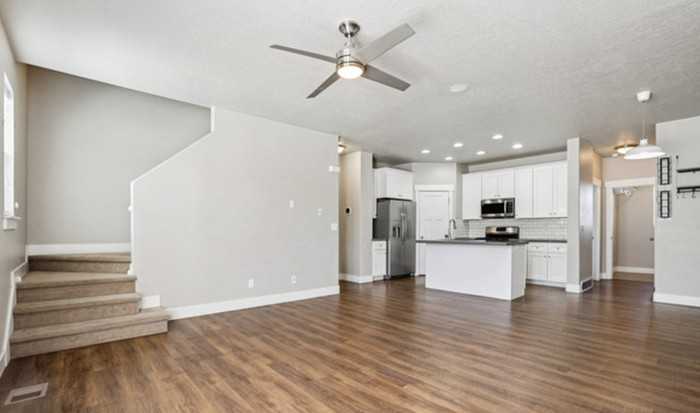 1042 S High Ridge Rd - Photo 6 of 19