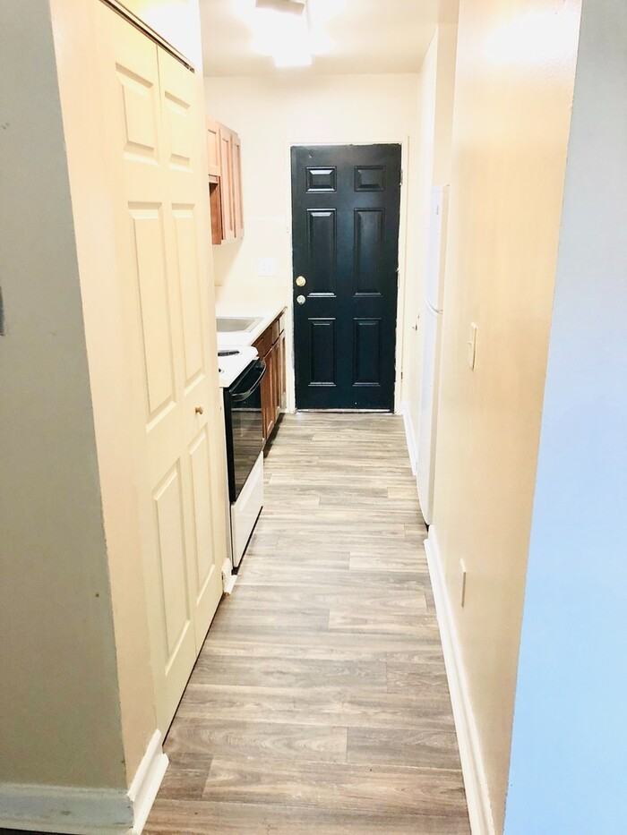 1744 Lyle Ave #3 - Photo 7 of 23