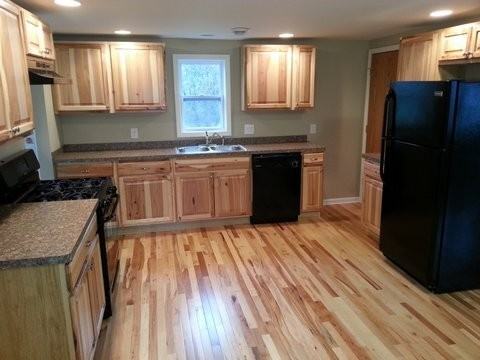 207 Ballard St - Photo 3 of 9