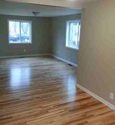 207 Ballard St - Photo 4 of 9