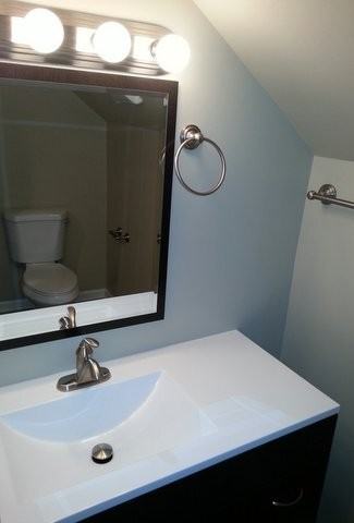 207 Ballard St - Photo 7 of 9