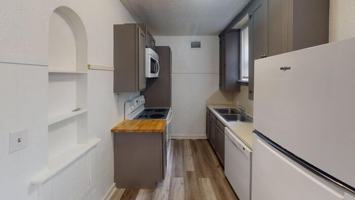 featured image of 604 E Avenue F #HALF