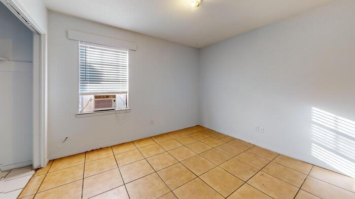 923 Bremen Ave #A - Photo 7 of 10