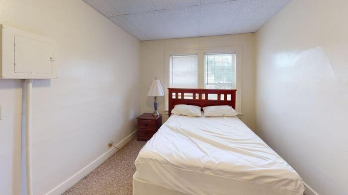 303 N 15th St #1 - Photo 2 of 5