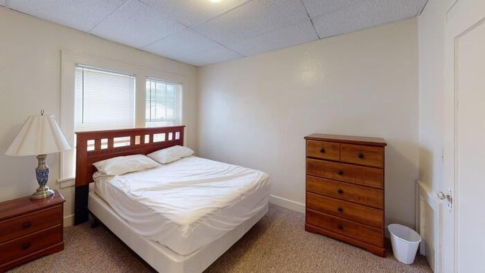 303 N 15th St #1 - Photo 4 of 5