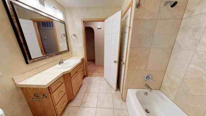 1126 N 14th St - Photo 3 of 6