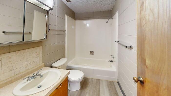 900 Summit Blvd #23 - Photo 6 of 10