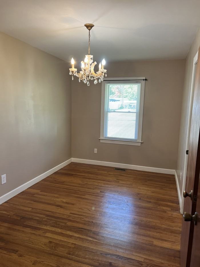 418 Starke Dr - Photo 7 of 18