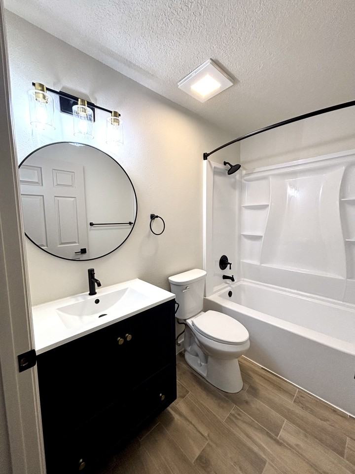 712 Northeast 26th Street #712 - Photo 5 of 15