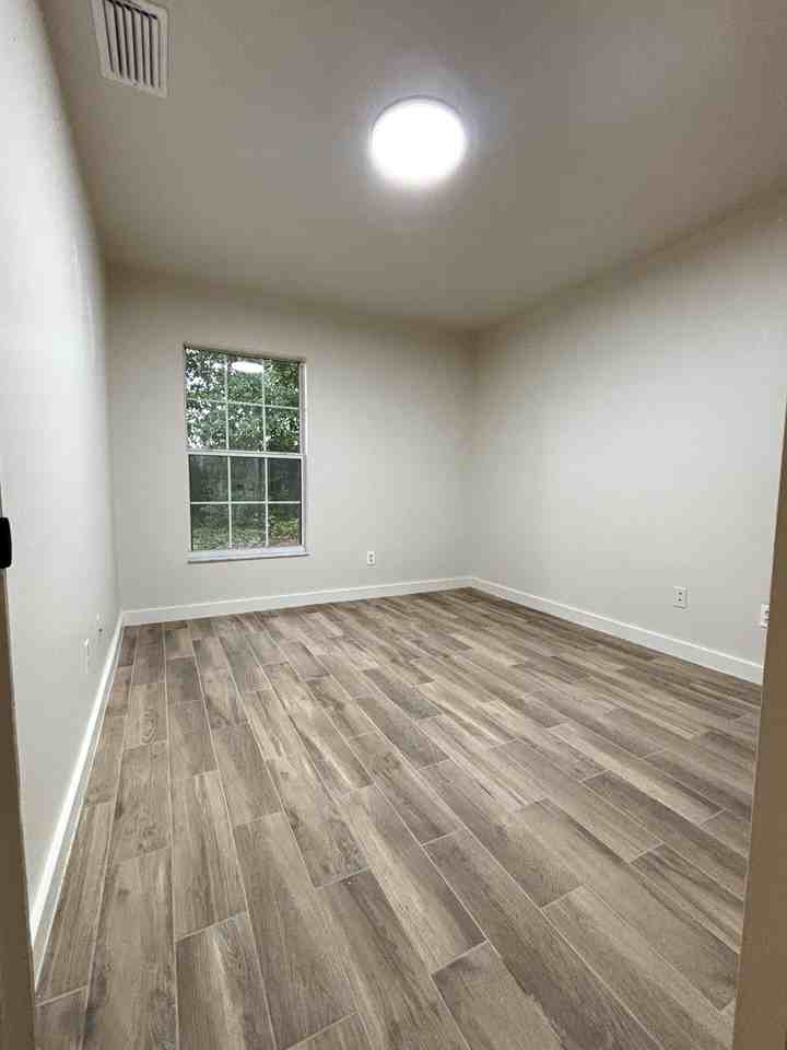 712 Northeast 26th Street #712 - Photo 7 of 15