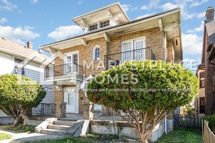 2716 N Main St #3 - Photo 2 of 19