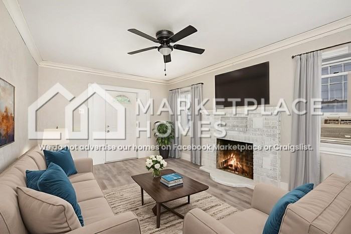 2716 N Main St #3 - Photo 5 of 19