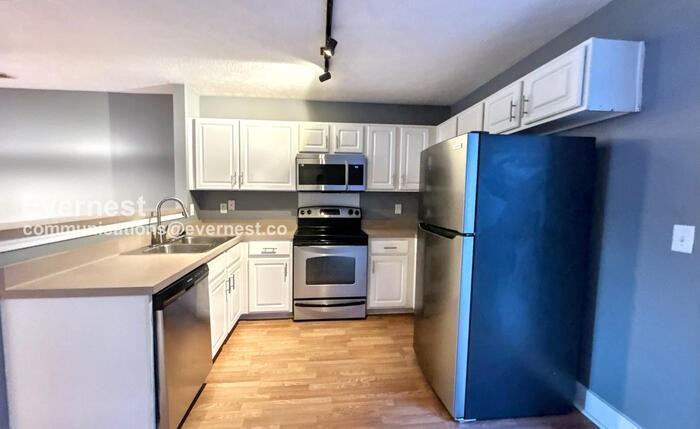 570 Flintlock Ct - Photo 3 of 24