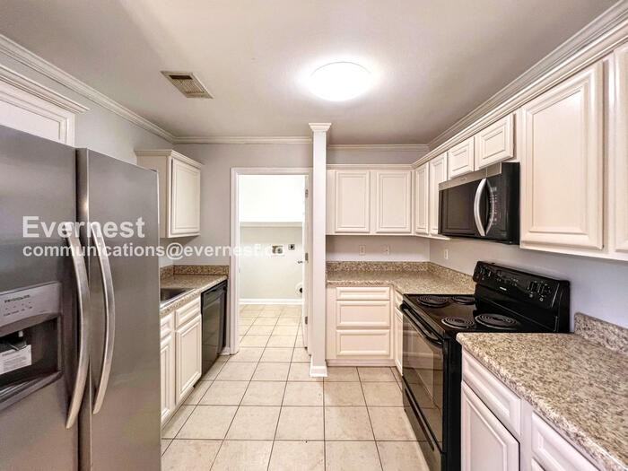 13812 Hickory Glen Dr - Photo 2 of 18