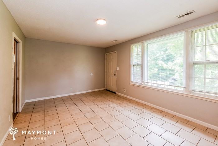 15 Saratoga Dr - Photo 4 of 11