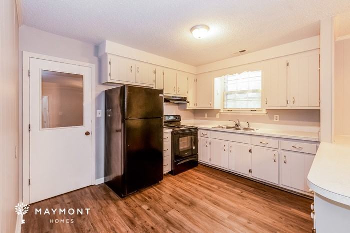 15 Saratoga Dr - Photo 7 of 11