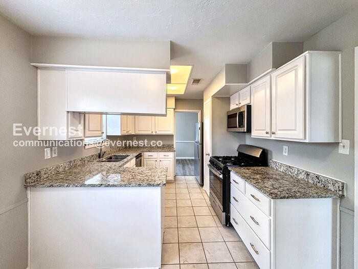 12419 Lima Dr - Photo 4 of 31