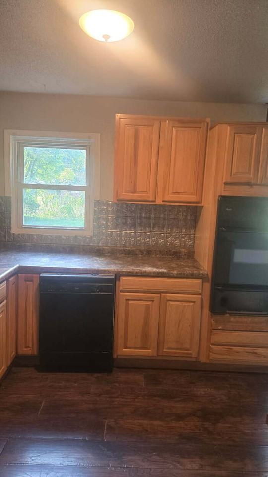 3829 East 13th Avenue - Photo 4 of 10