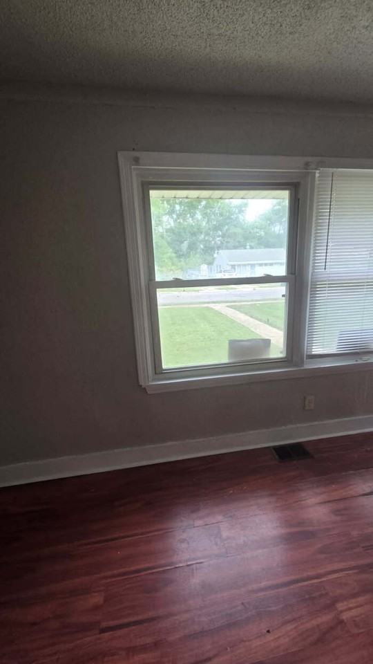 3829 East 13th Avenue - Photo 6 of 10