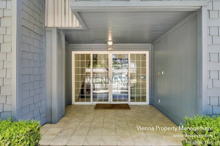 403 Harriet Ln - Photo 4 of 50