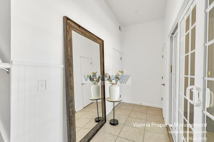 403 Harriet Ln - Photo 5 of 50