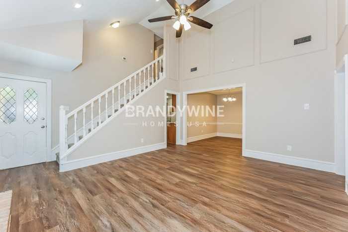 512 Bryan Ct - Photo 4 of 25