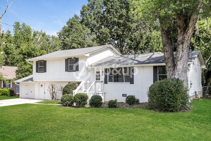 511 Carlton Rd - Photo 2 of 15