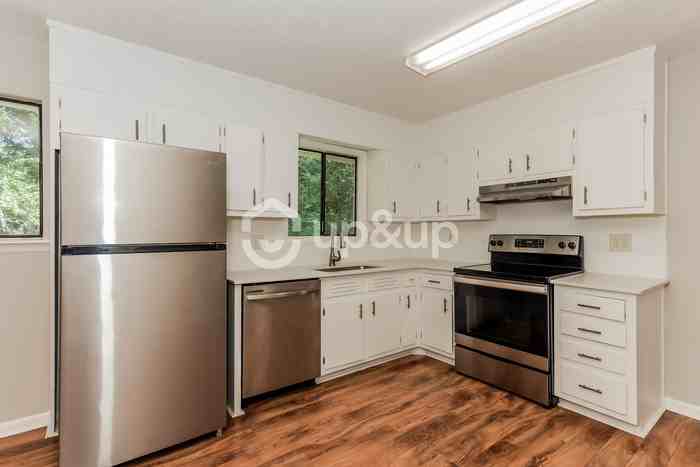 511 Carlton Rd - Photo 7 of 15