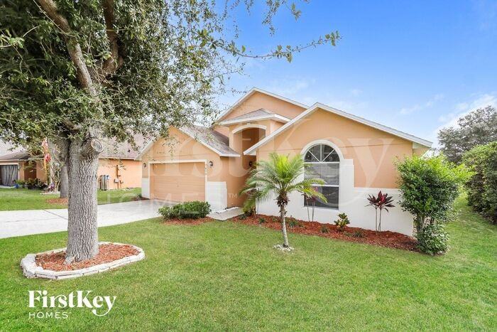 7616 Country Run Pkwy - Photo 2 of 15