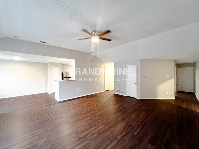 129 E Bancroft Dr - Photo 6 of 31