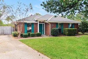 featured image of 414 Woodhaven Ct