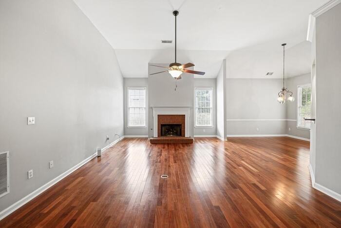 1640 Ridgemill Ter - Photo 4 of 50