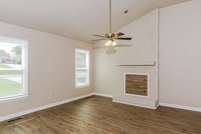 115 Amethyst Dr - Photo 5 of 13