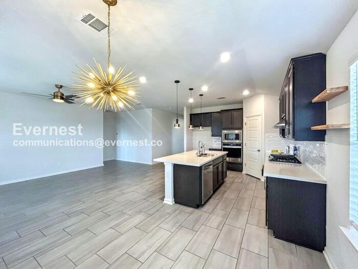 12002 Benetto Aly - Photo 2 of 22