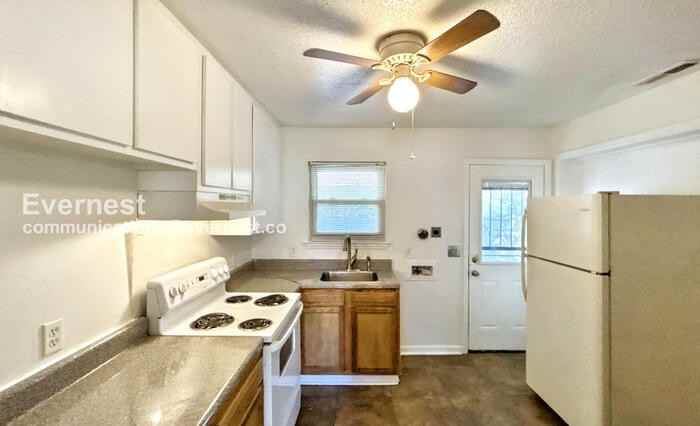 1809 North Hawthorne Street #2 - Photo 2 of 21