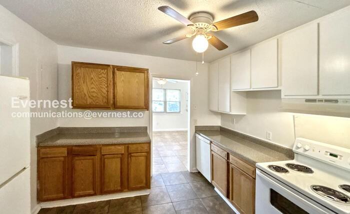 1809 North Hawthorne Street #2 - Photo 4 of 21