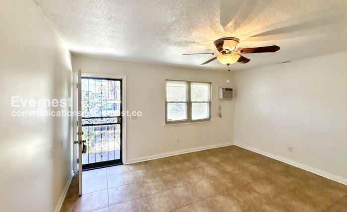 1809 North Hawthorne Street #2 - Photo 5 of 21