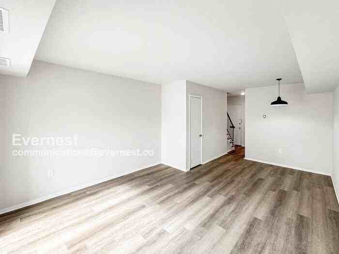 109 Newcastle Dr - Photo 5 of 12