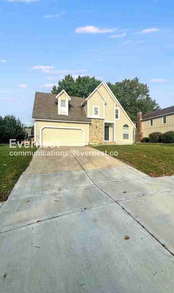 9808 Harris Ave - Photo 2 of 23