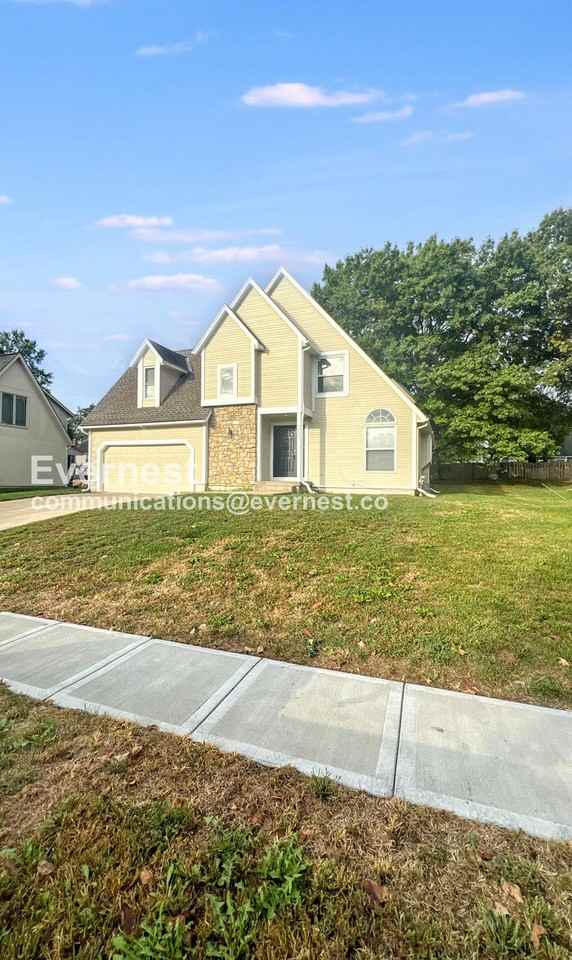 9808 Harris Ave - Photo 3 of 23